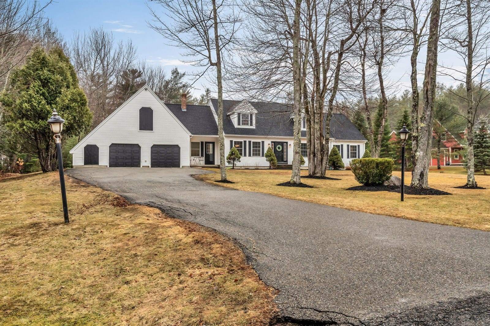 12 Surrey Lane, Hampden, ME 04444