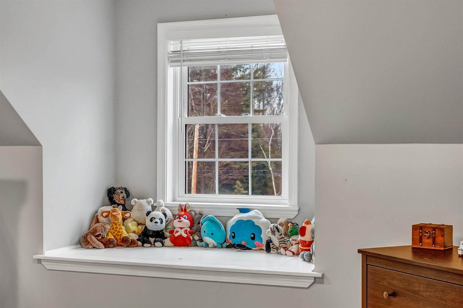 12 Surrey Lane, Hampden, ME 04444