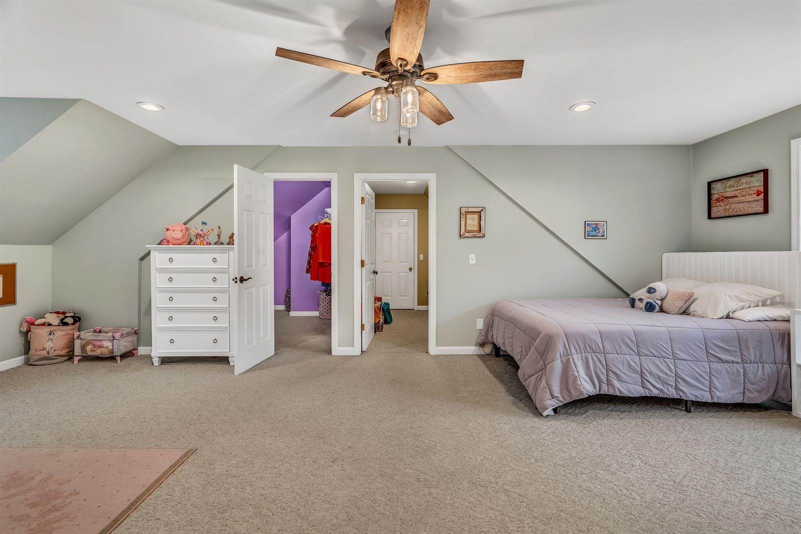 12 Surrey Lane, Hampden, ME 04444