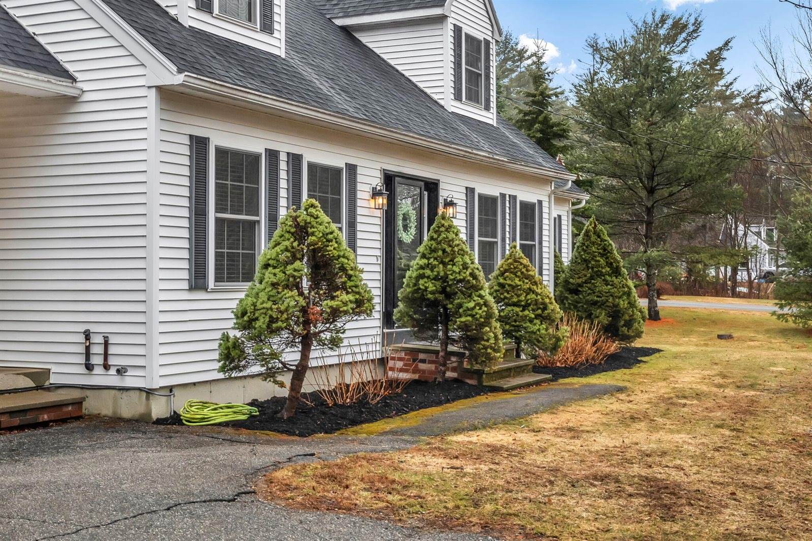 12 Surrey Lane, Hampden, ME 04444