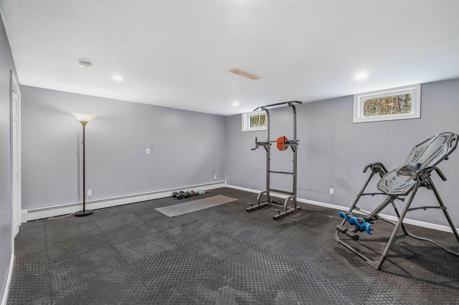 12 Surrey Lane, Hampden, ME 04444