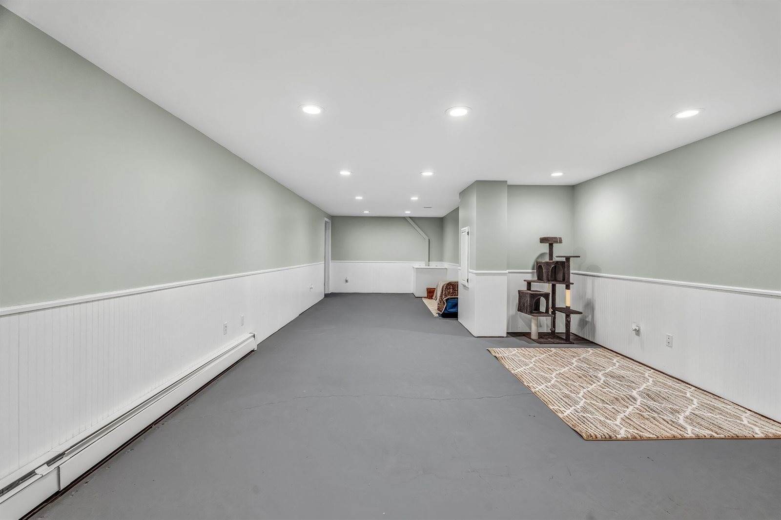 12 Surrey Lane, Hampden, ME 04444