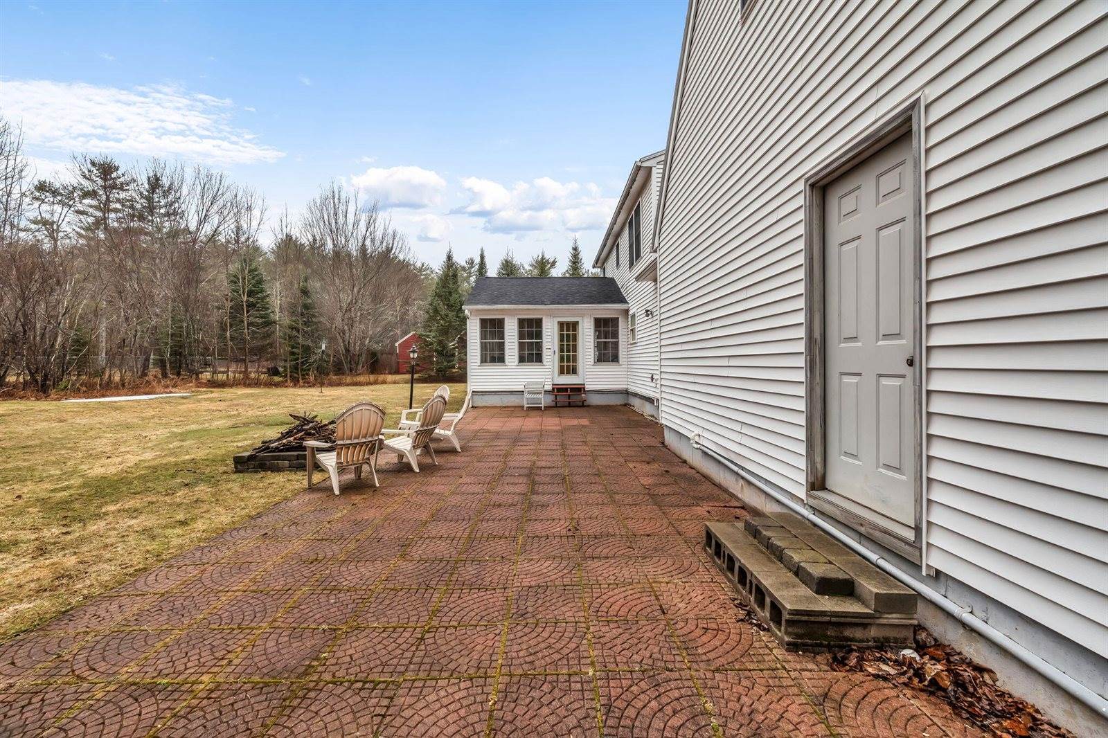 12 Surrey Lane, Hampden, ME 04444