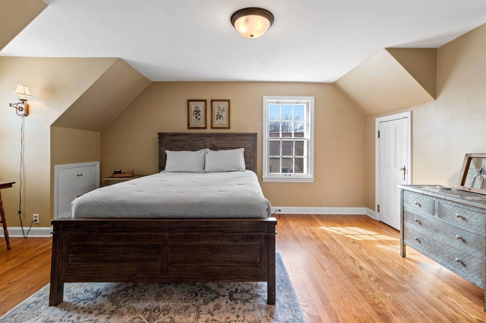 547 North Outagamie Court, Appleton, WI 54914