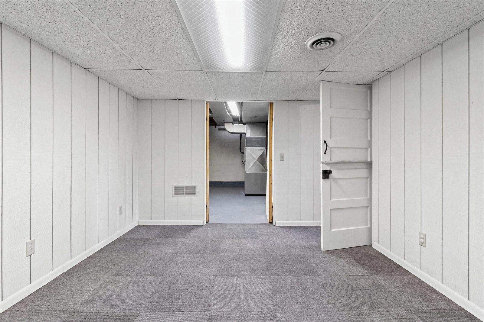 547 North Outagamie Court, Appleton, WI 54914