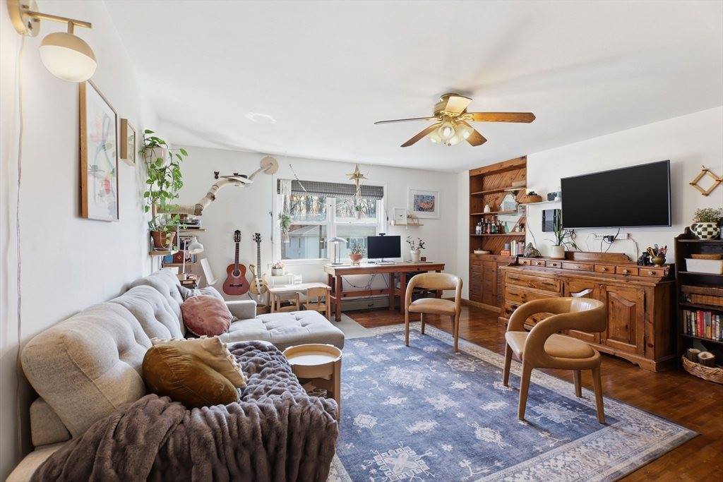 68 Colonial Cir, Chicopee, MA 01020