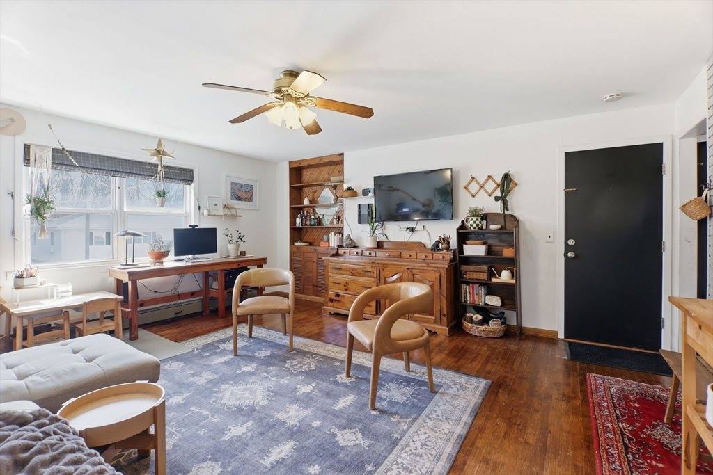 68 Colonial Cir, Chicopee, MA 01020