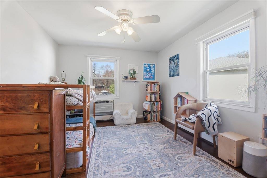 68 Colonial Cir, Chicopee, MA 01020