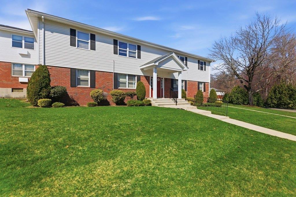 68 Colonial Cir, Chicopee, MA 01020