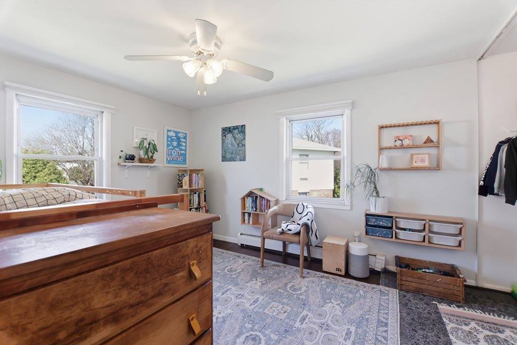 68 Colonial Cir, Chicopee, MA 01020