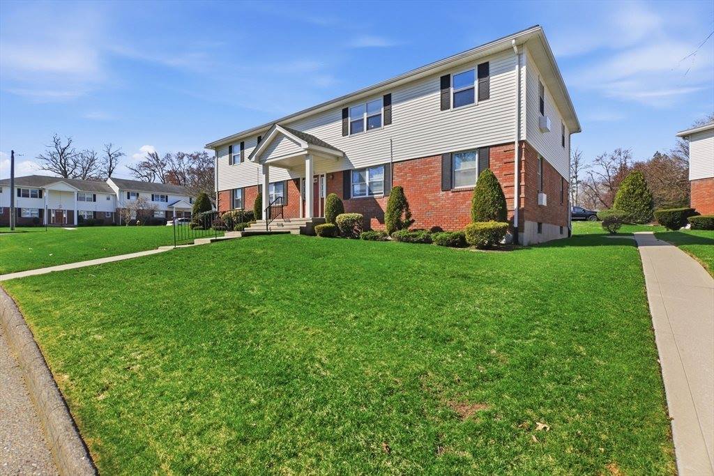 68 Colonial Cir, Chicopee, MA 01020