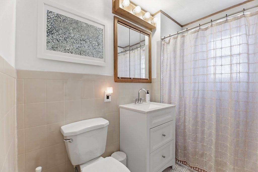 68 Colonial Cir, Chicopee, MA 01020