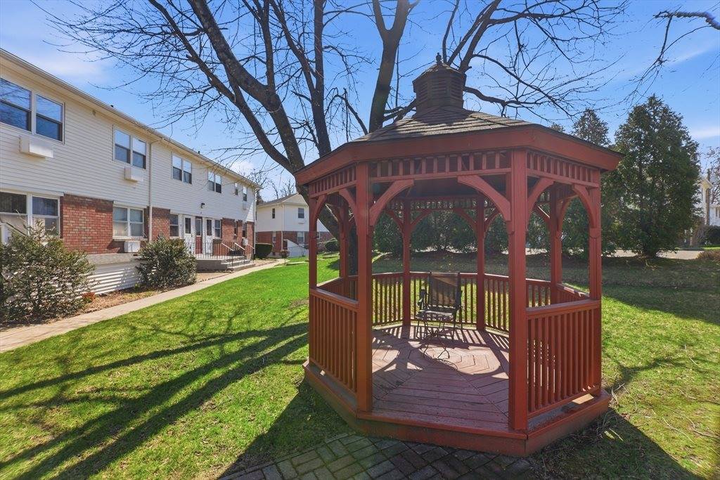 68 Colonial Cir, Chicopee, MA 01020