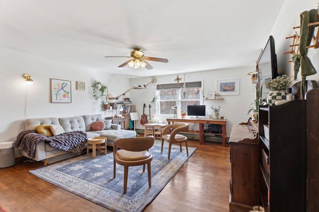 68 Colonial Cir, Chicopee, MA 01020
