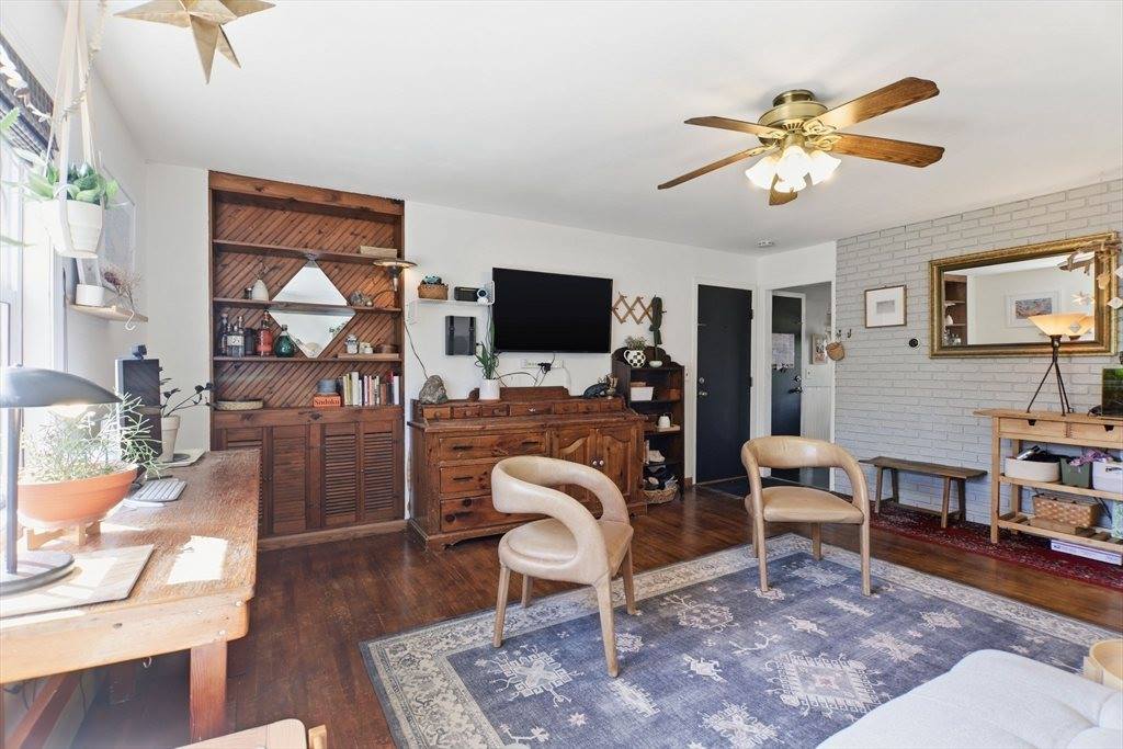 68 Colonial Cir, Chicopee, MA 01020