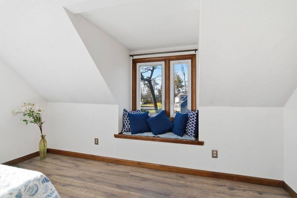 390 Barry Street, Agawam, MA 01030