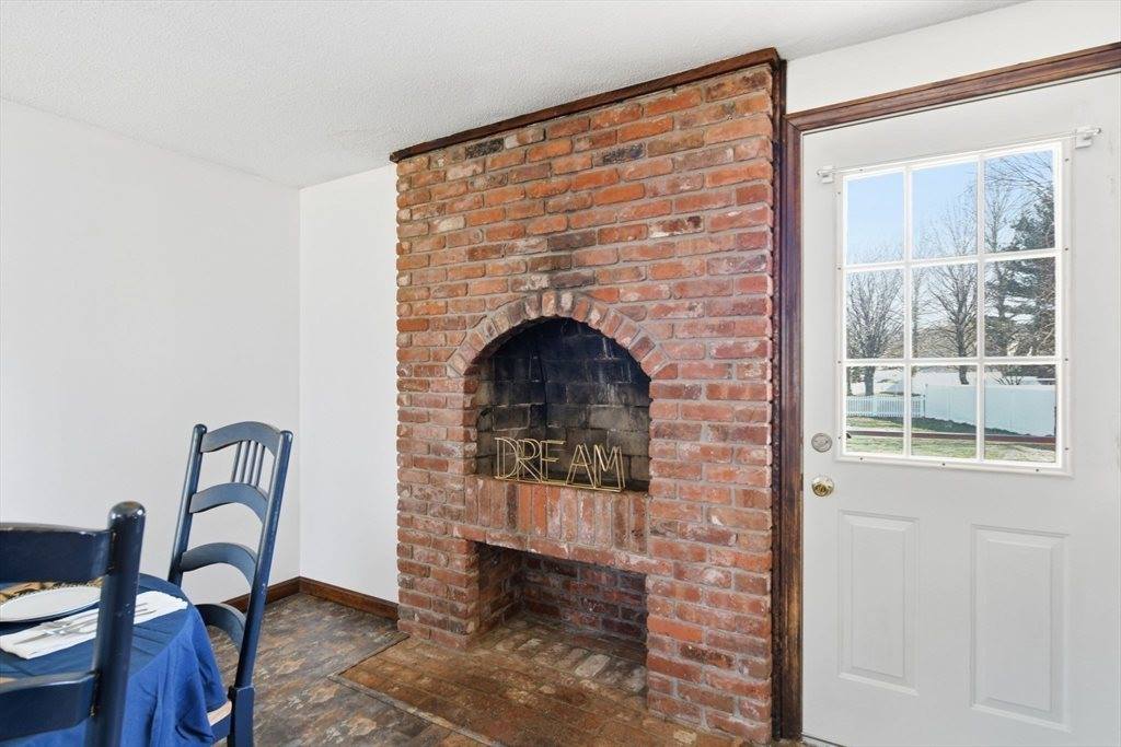 390 Barry Street, Agawam, MA 01030