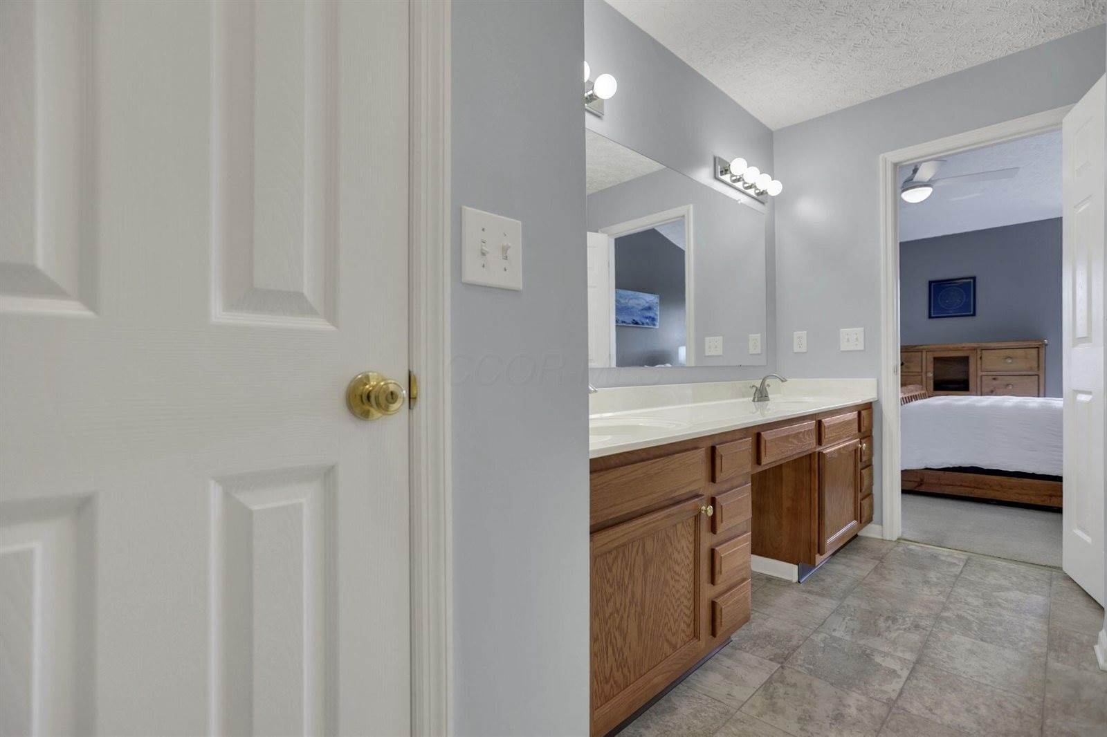 7850 Worthington Trace Lane, Columbus, OH 43085