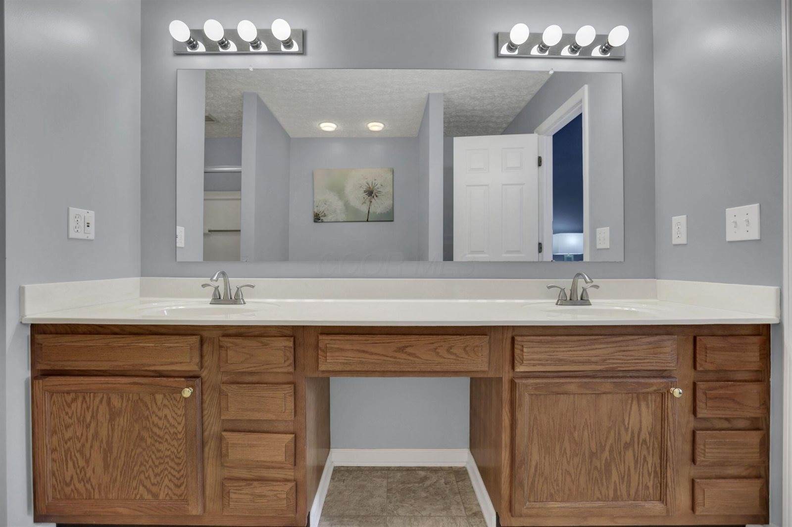 7850 Worthington Trace Lane, Columbus, OH 43085