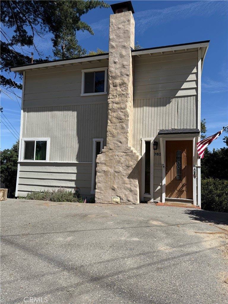 785 County (AROSA) Drive, Crestline, CA 92325