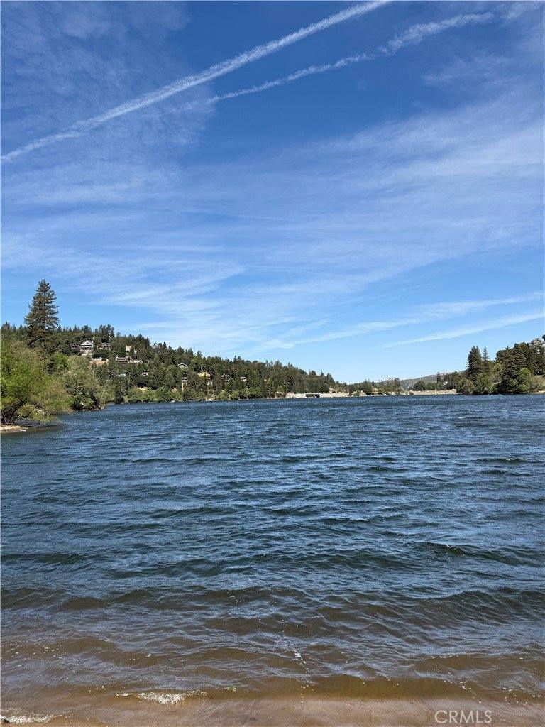 785 County (AROSA) Drive, Crestline, CA 92325