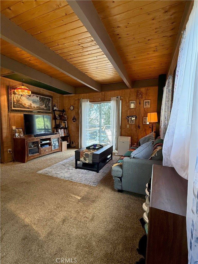785 County (AROSA) Drive, Crestline, CA 92325