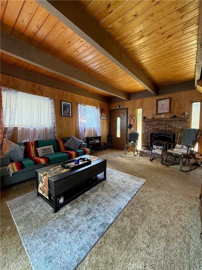 785 County (AROSA) Drive, Crestline, CA 92325