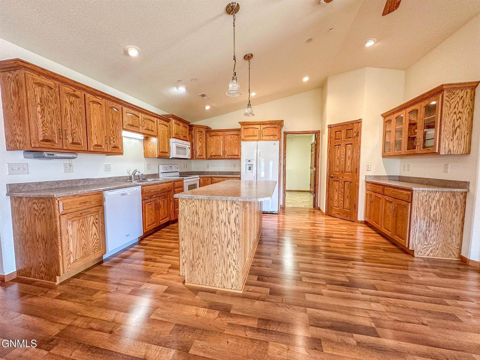 3330 Baltus Lane, Bismarck, ND 58501