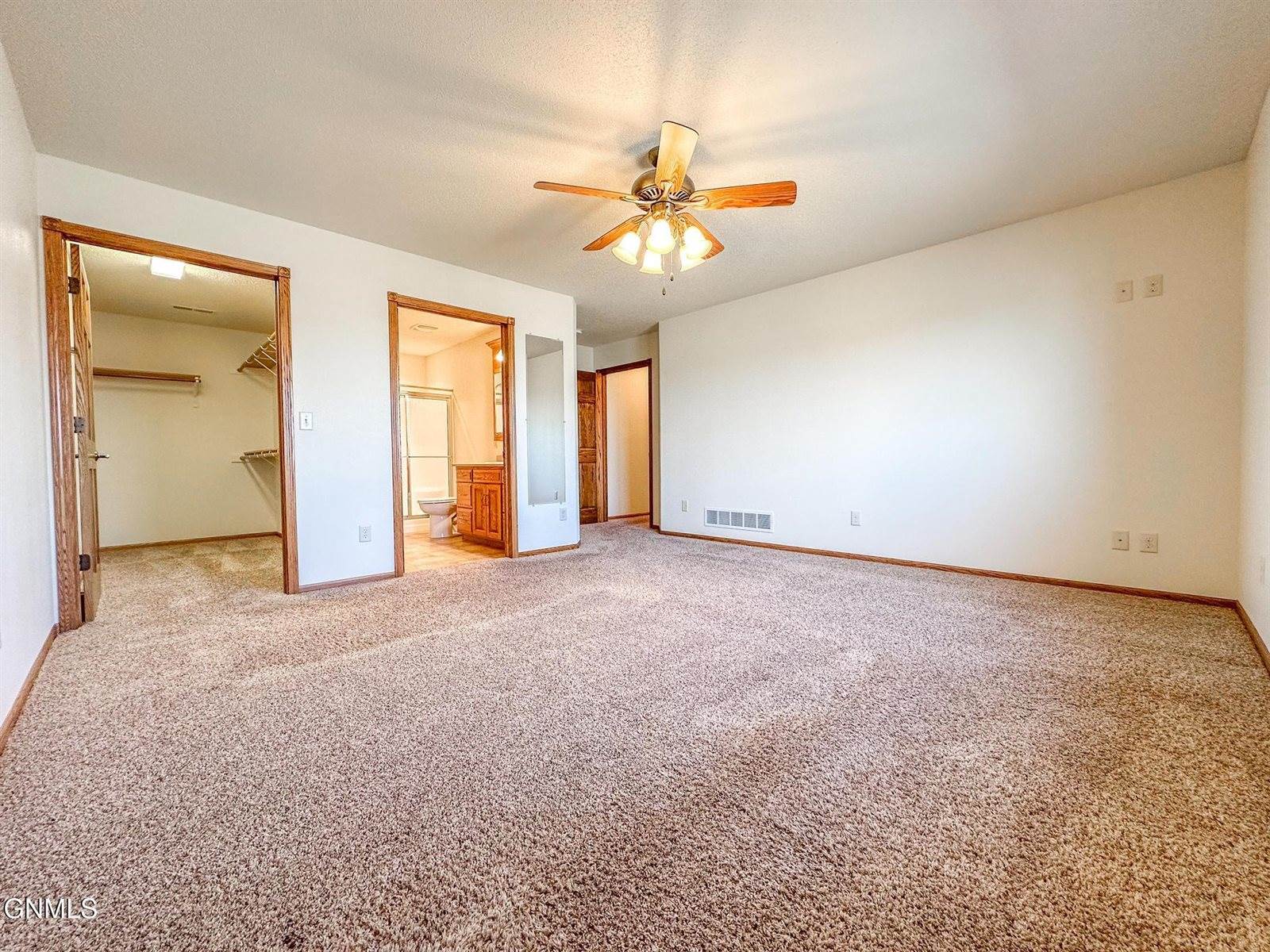 3330 Baltus Lane, Bismarck, ND 58501