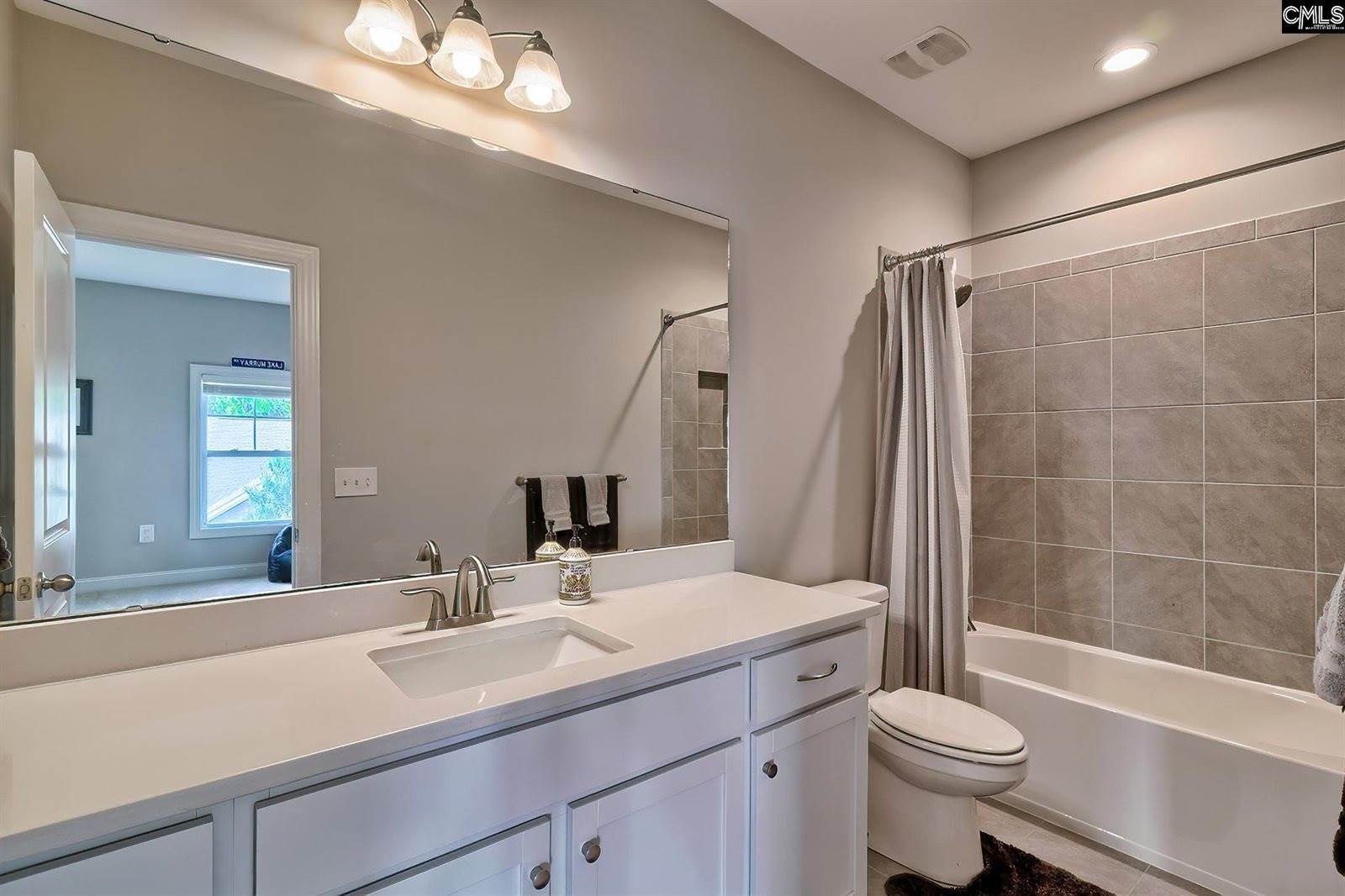 124 Bowyer, Chapin, SC 29036