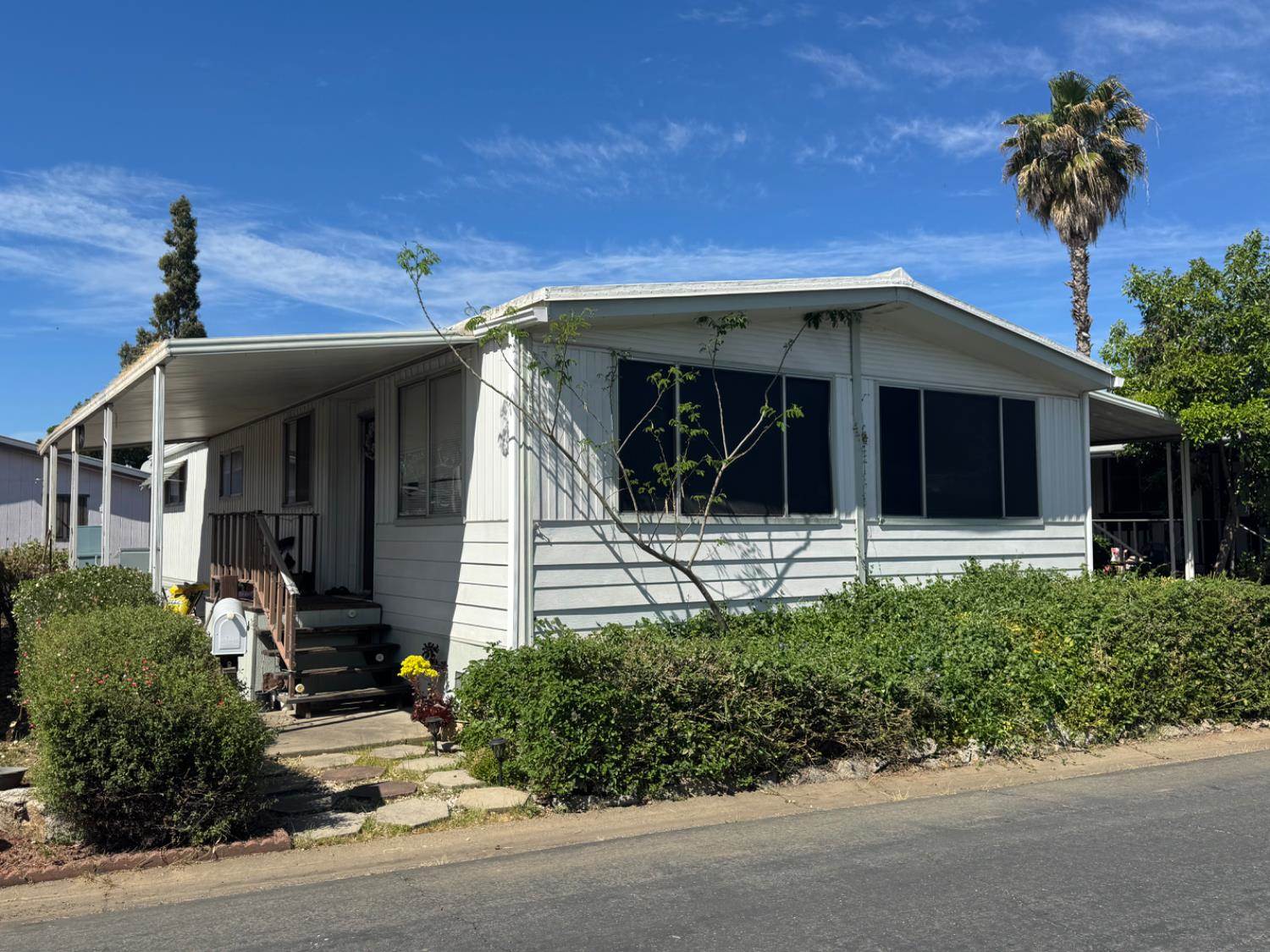 10035 Mills Station Road, Sacramento, CA 95827