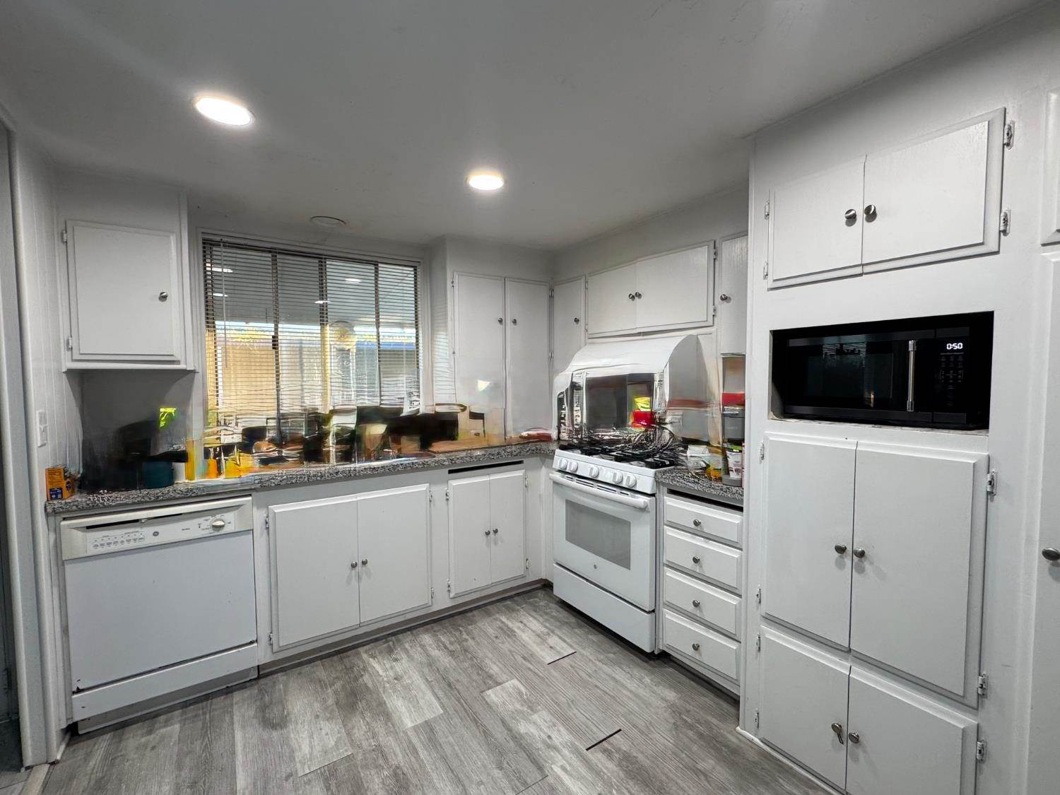 10035 Mills Station Road, Sacramento, CA 95827