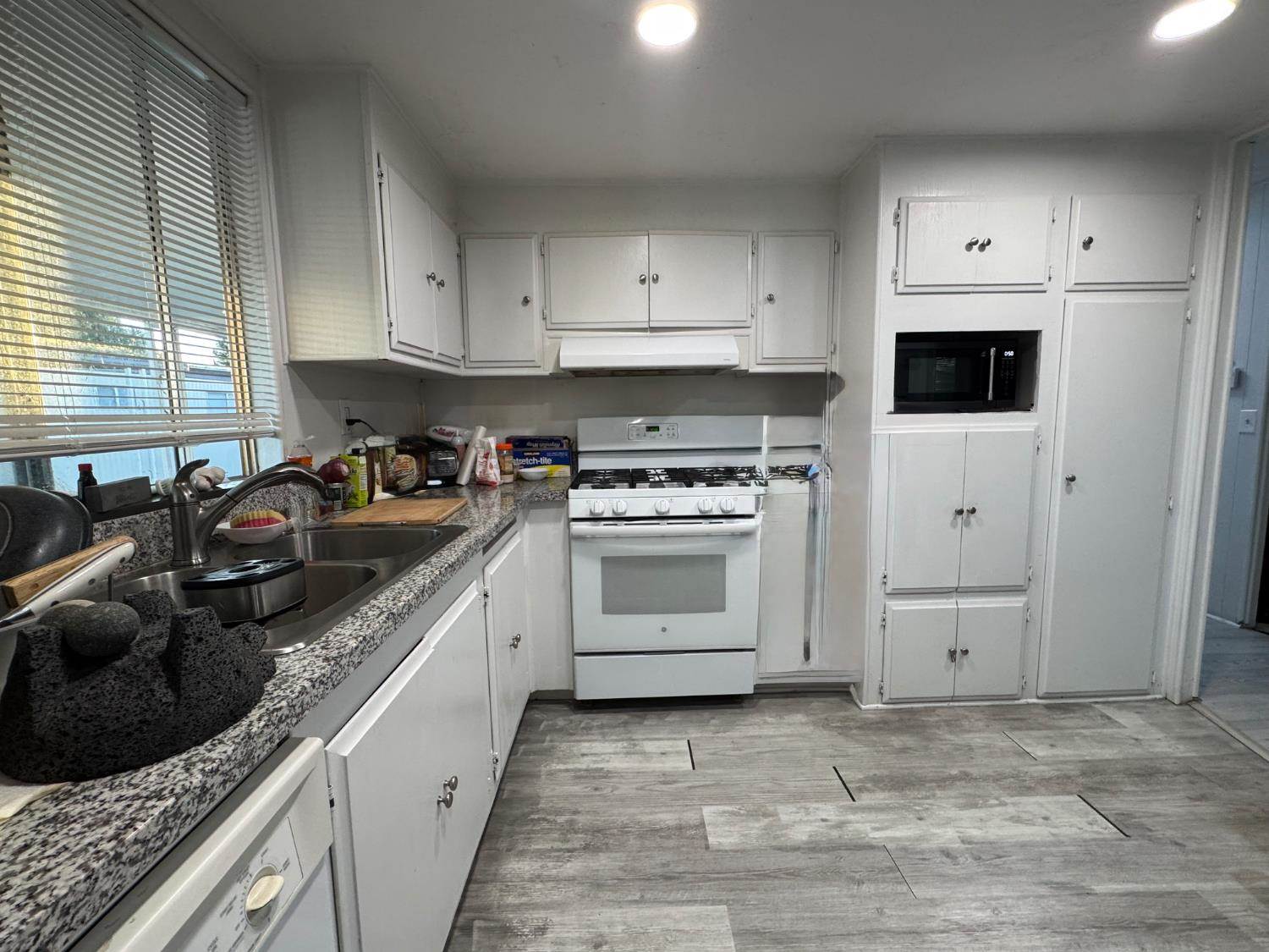 10035 Mills Station Road, Sacramento, CA 95827