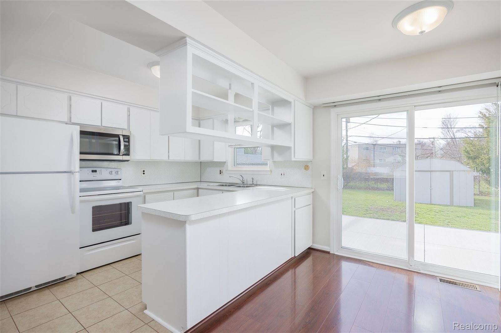 1717 Nakota Road, RoyalOakCity_Oakland, MI 48073