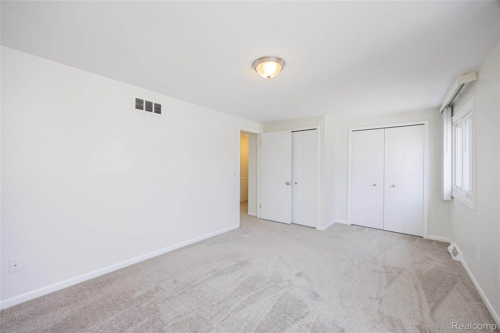 1717 Nakota Road, RoyalOakCity_Oakland, MI 48073