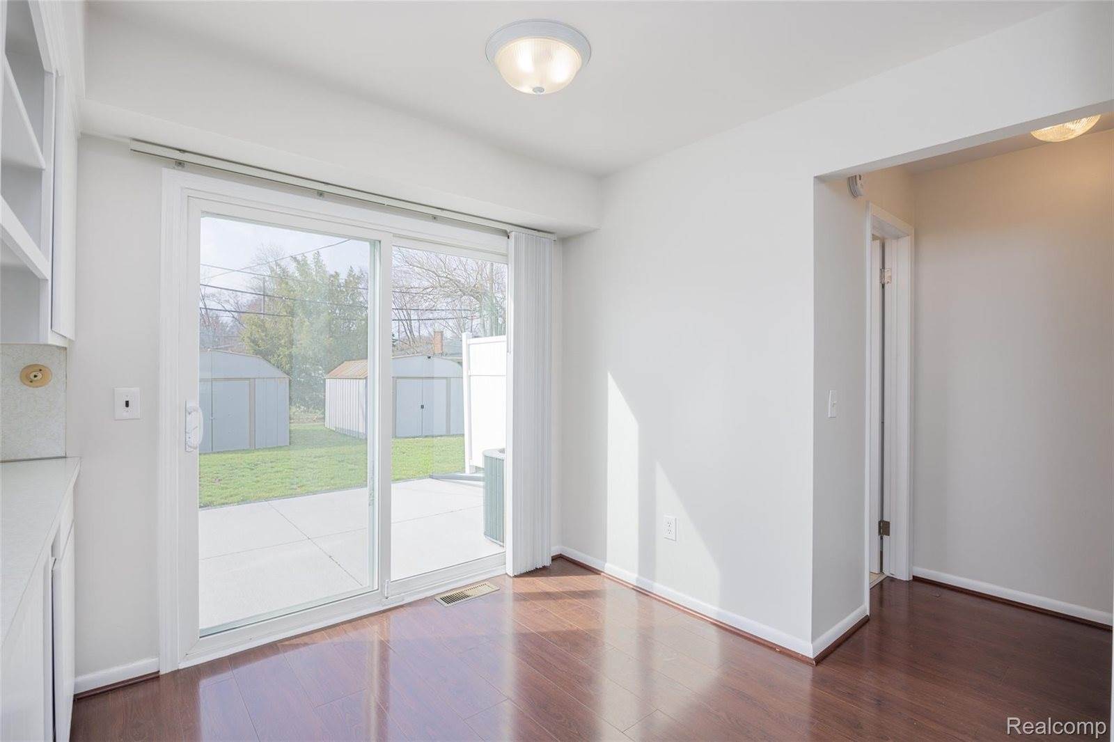 1717 Nakota Road, RoyalOakCity_Oakland, MI 48073