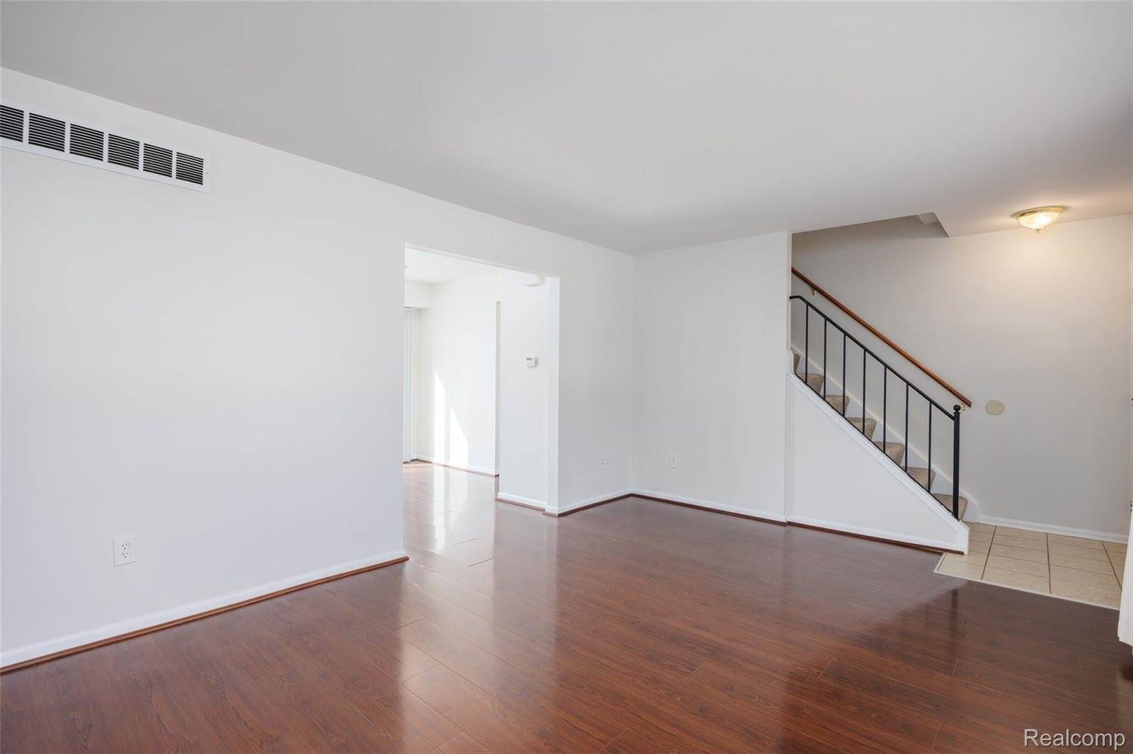 1717 Nakota Road, RoyalOakCity_Oakland, MI 48073