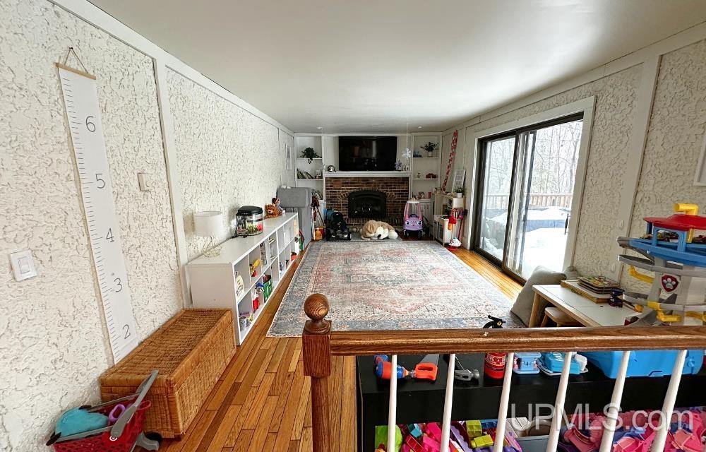 1041 Allouez Road, Marquette, MI 49855