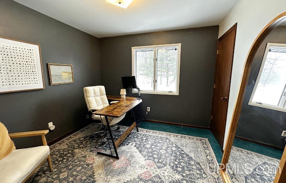 1041 Allouez Road, Marquette, MI 49855