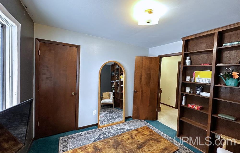 1041 Allouez Road, Marquette, MI 49855