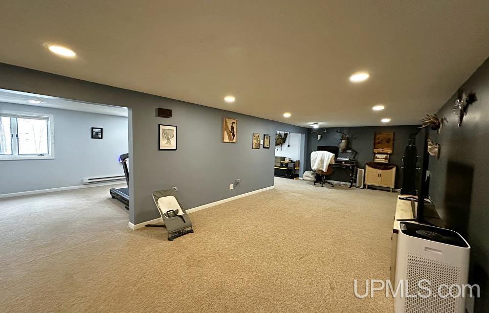 1041 Allouez Road, Marquette, MI 49855