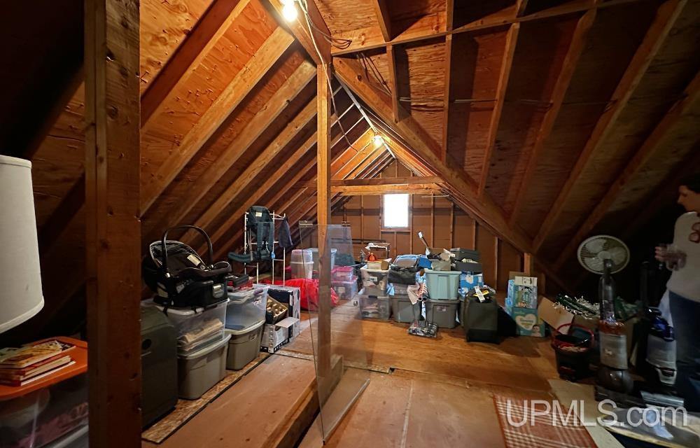 1041 Allouez Road, Marquette, MI 49855