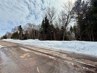 1071 & 1075 Highland Drive, Ishpeming, MI 49849