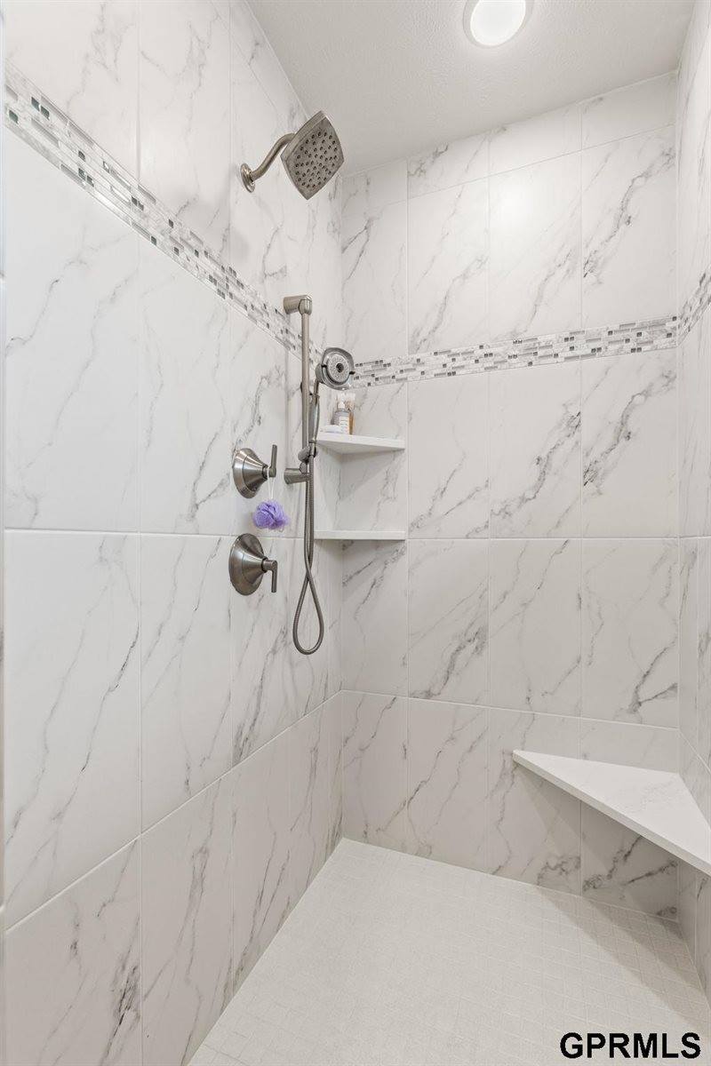 4210 South 220Th Street, Elkhorn, NE 68022