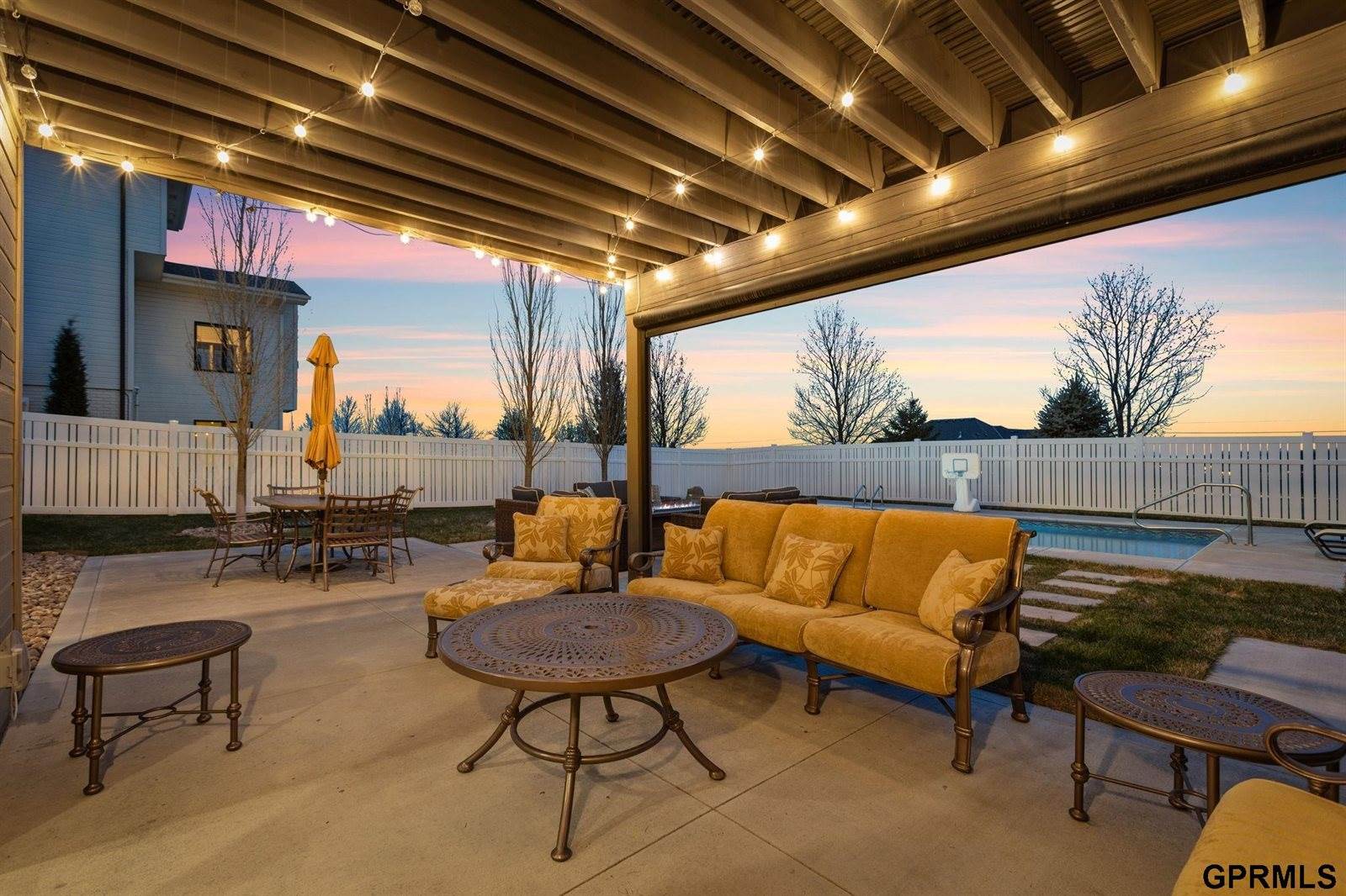 4210 South 220Th Street, Elkhorn, NE 68022