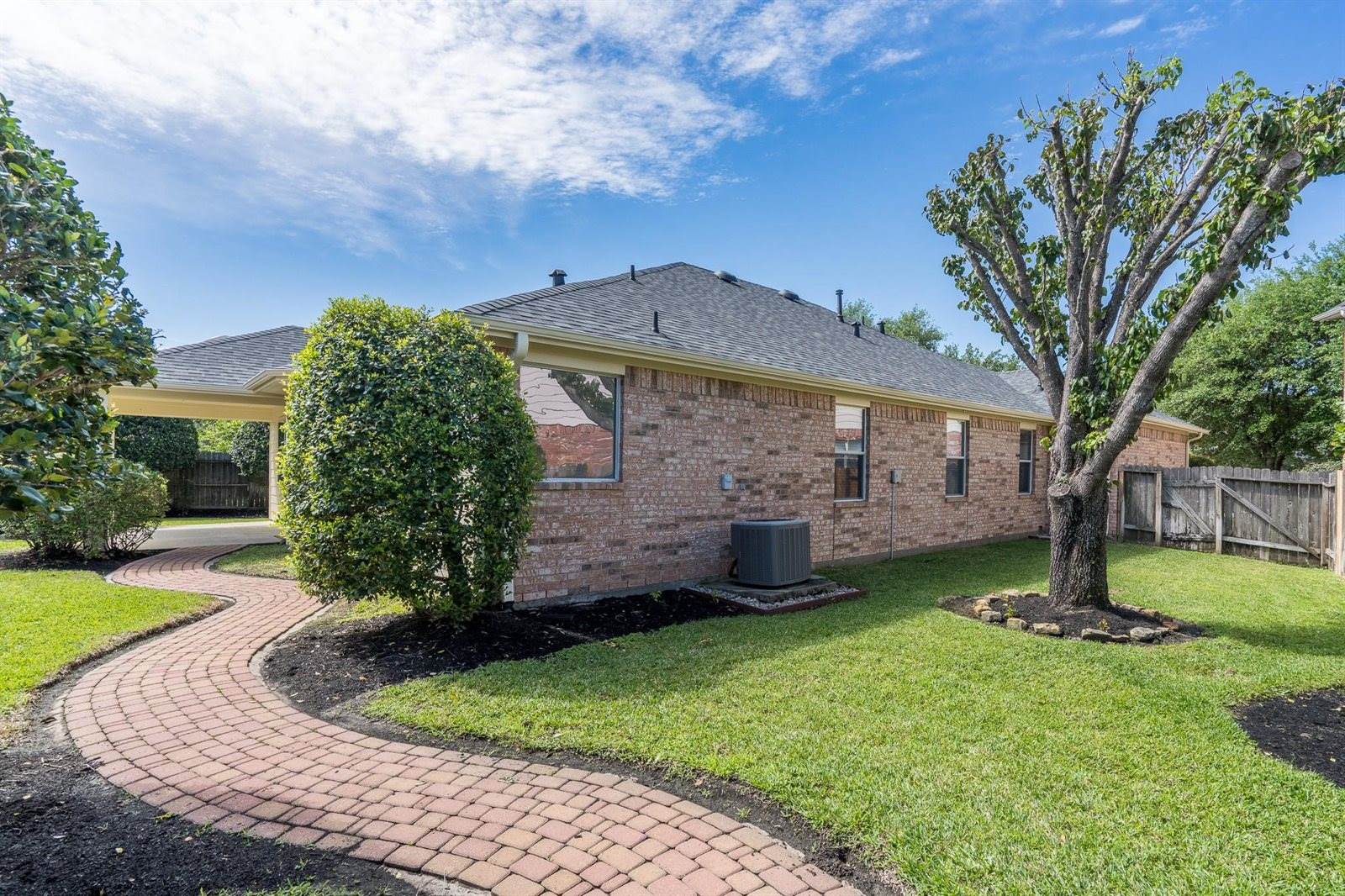 8722 Iris Arbor Lane, Houston, TX 77095