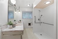 16016 South Forsythe Rd, Oregon City, OR 97045