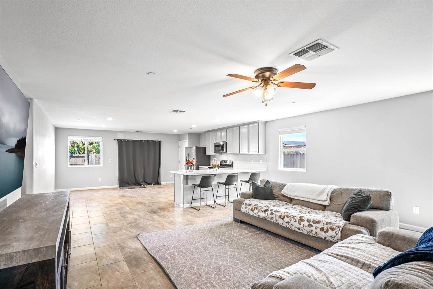 1393 Meadow Ranch Street, Plumas Lake, CA 95961