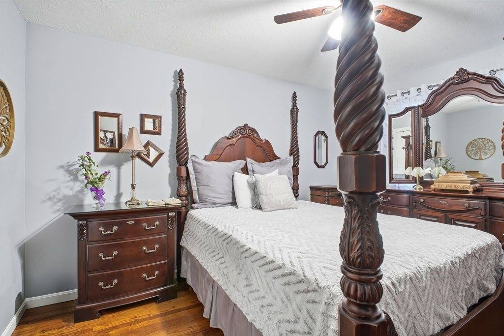 70 Norman St, Springfield, MA 01104