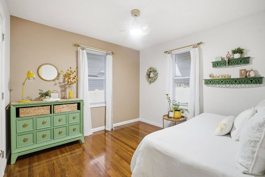 70 Norman St, Springfield, MA 01104